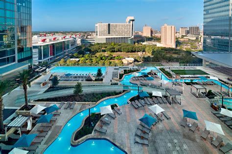THE 10 CLOSEST Hotels to Marriott Marquis Houston .